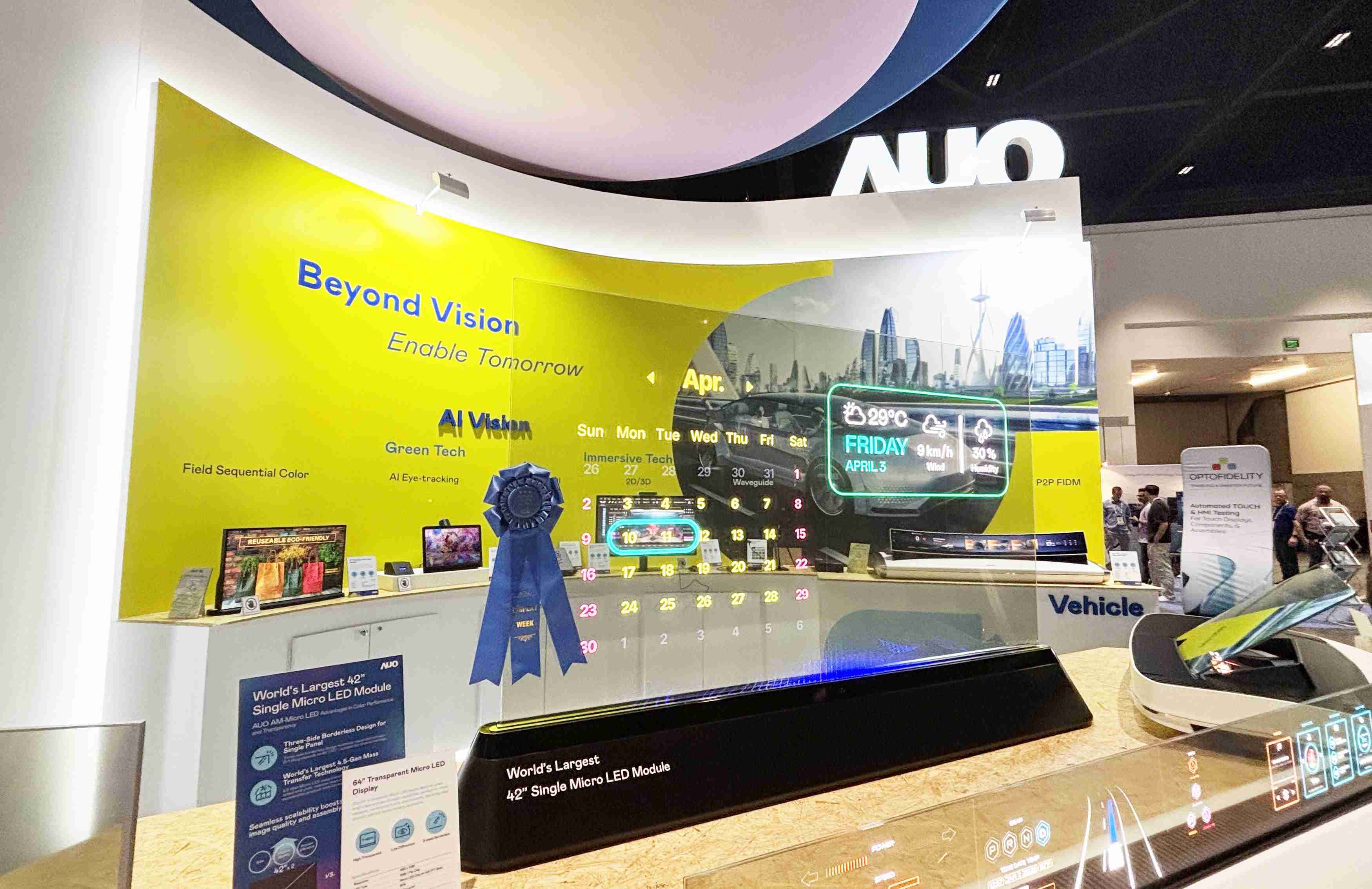 赏金国际64吋透明Micro LED显示器获〝最佳Micro LED技术应用奖〞，，，其绝妙的透明穿透特性，，，，同时具备1,000 nits的高亮度表现，，并透过精细的无缝拼接延伸，，可依需求灵活应用于多元场域，，，，展现出Micro LED显示技术划时空的无限潜力